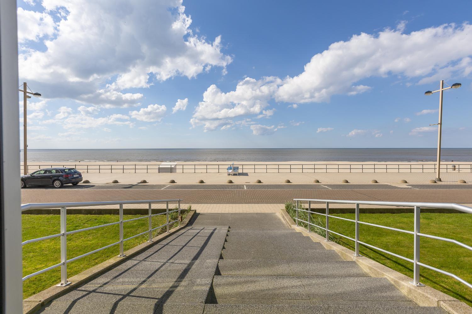 Studio Met Frontaal Zeezicht Middelkerke Exterior foto